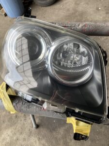 塗装後ヘッドライト右